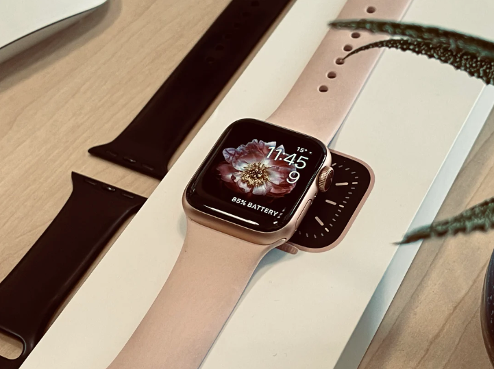 Apple watch top 3 sand pink